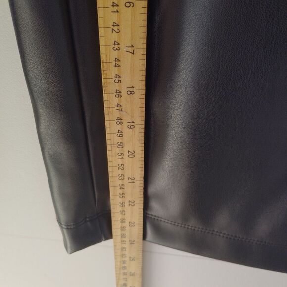 Cece wide leg crop black pull on faux leather pants size M - Picture 6 of 10